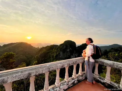 Tiger Cave Temple Sunset Tour: tour scene in Krabi